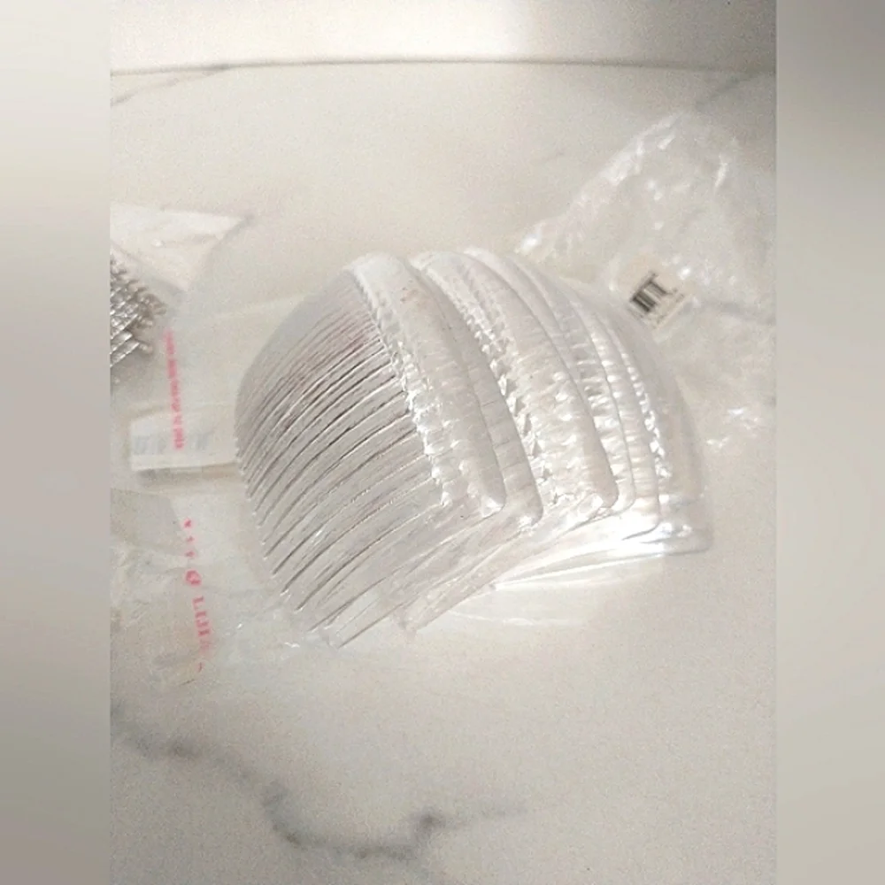 New Bundle of Plastic & Metal Combs - 10 of each
